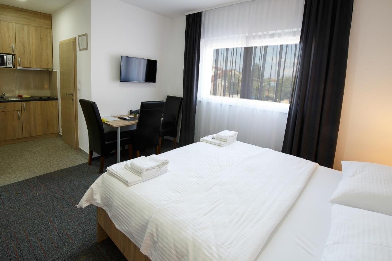 Mali Pariz Hostel